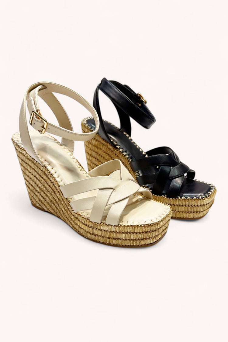 Attire Wedge