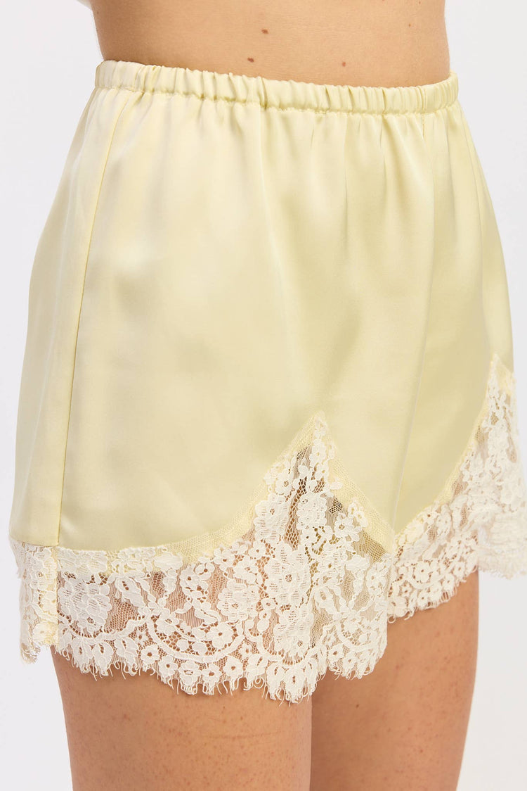 SATIN PAJAMA SHORTS WITH LACE DETAIL