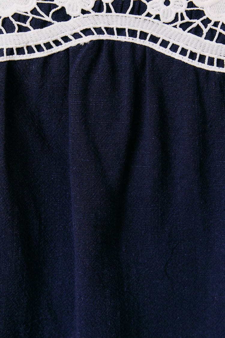 LOW WAISTED LACE DETAIL MINI SKIRT