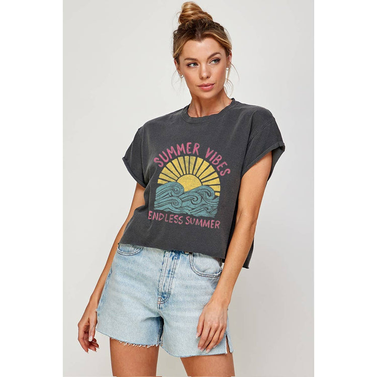 SUMMER VIBES GRAPHIC CROP TOP