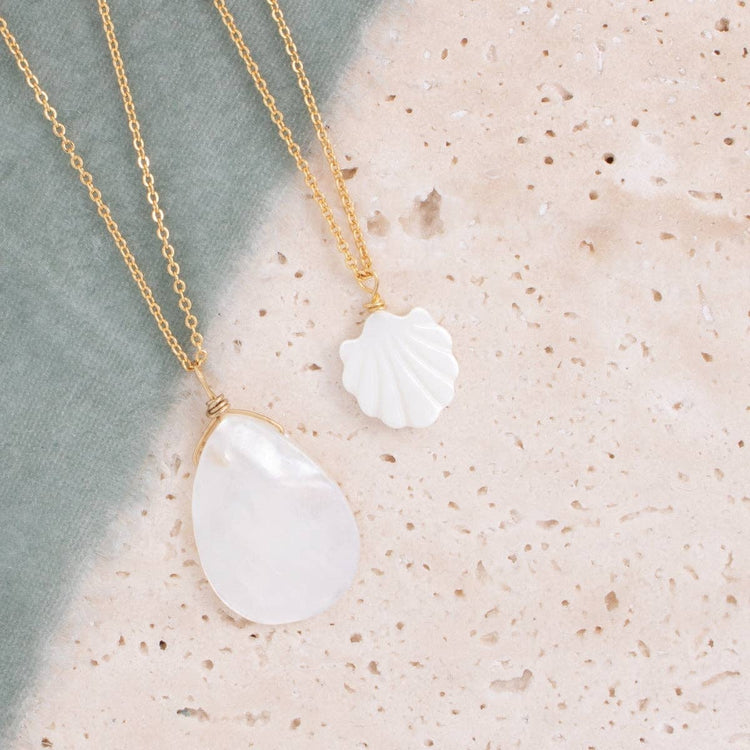 Etched Shell Pendant Necklace