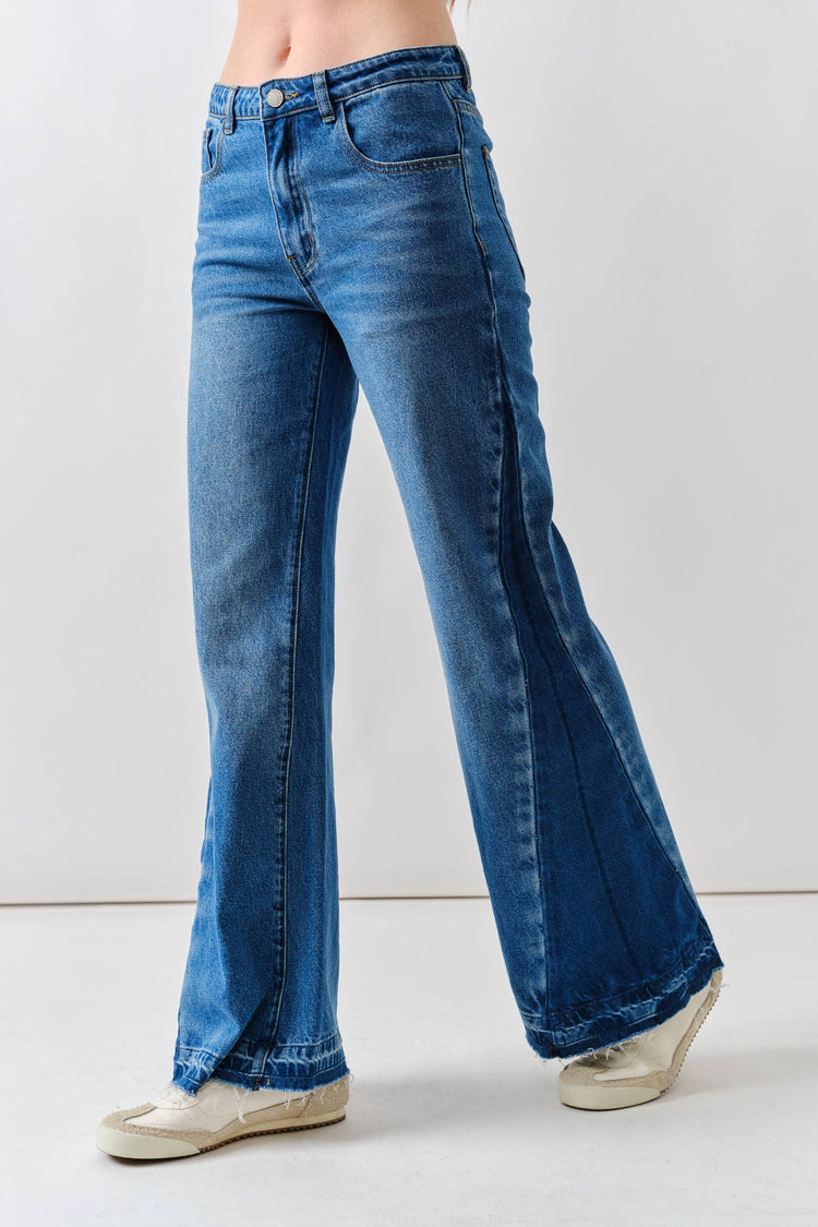 CONTRASTING PANEL SLIM FLARE JEANS
