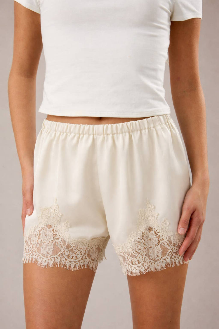 ELASTIC WAIST MID RISE LACE TRIM SHORTS