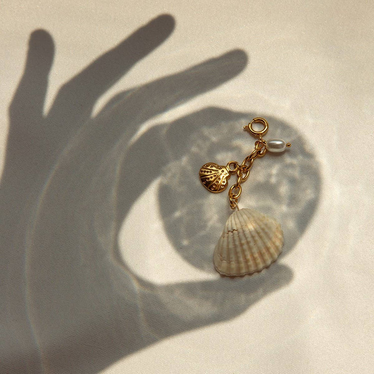 STAINLESS STEEL BIKINI SHELL JEWELRY PENDANT
