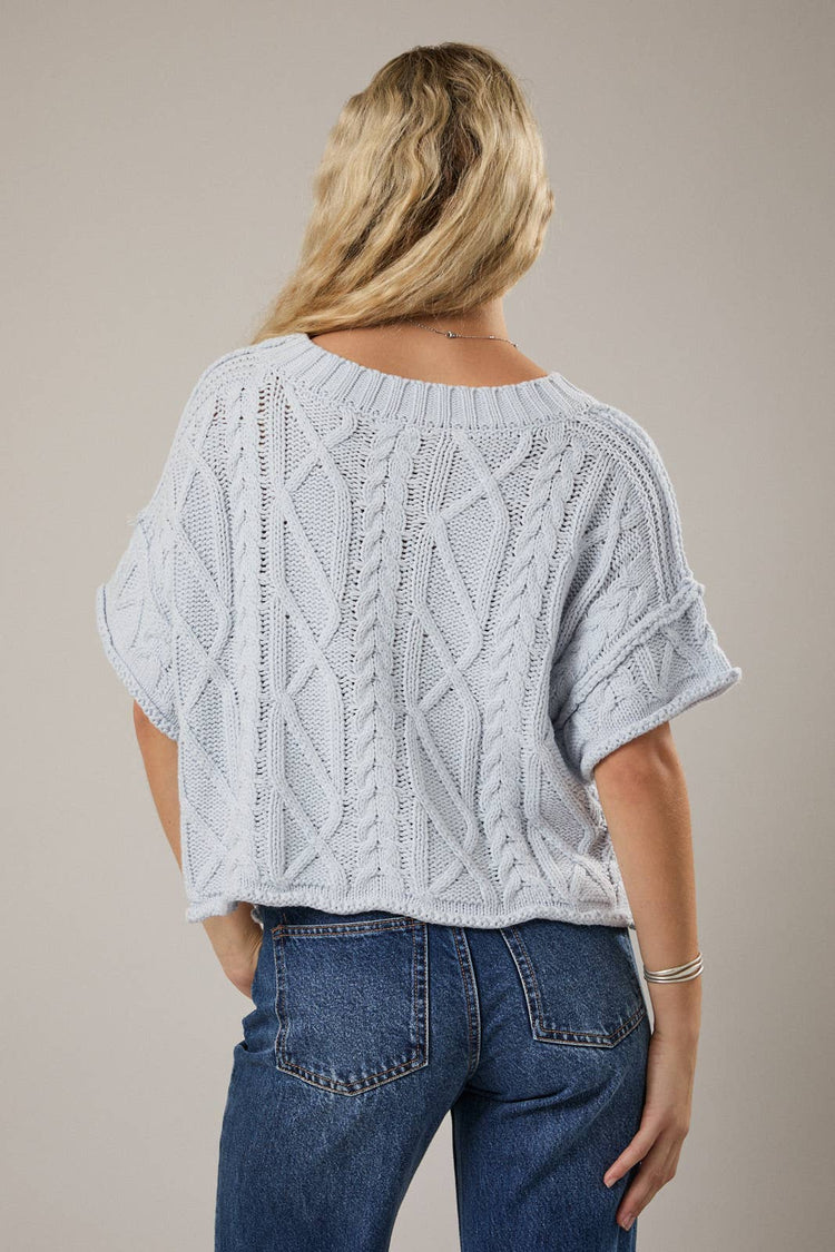 ROUND NECK SHORT SLEEVE KNIT SWEATER TOP