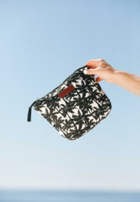 Palm Zipper Pouch