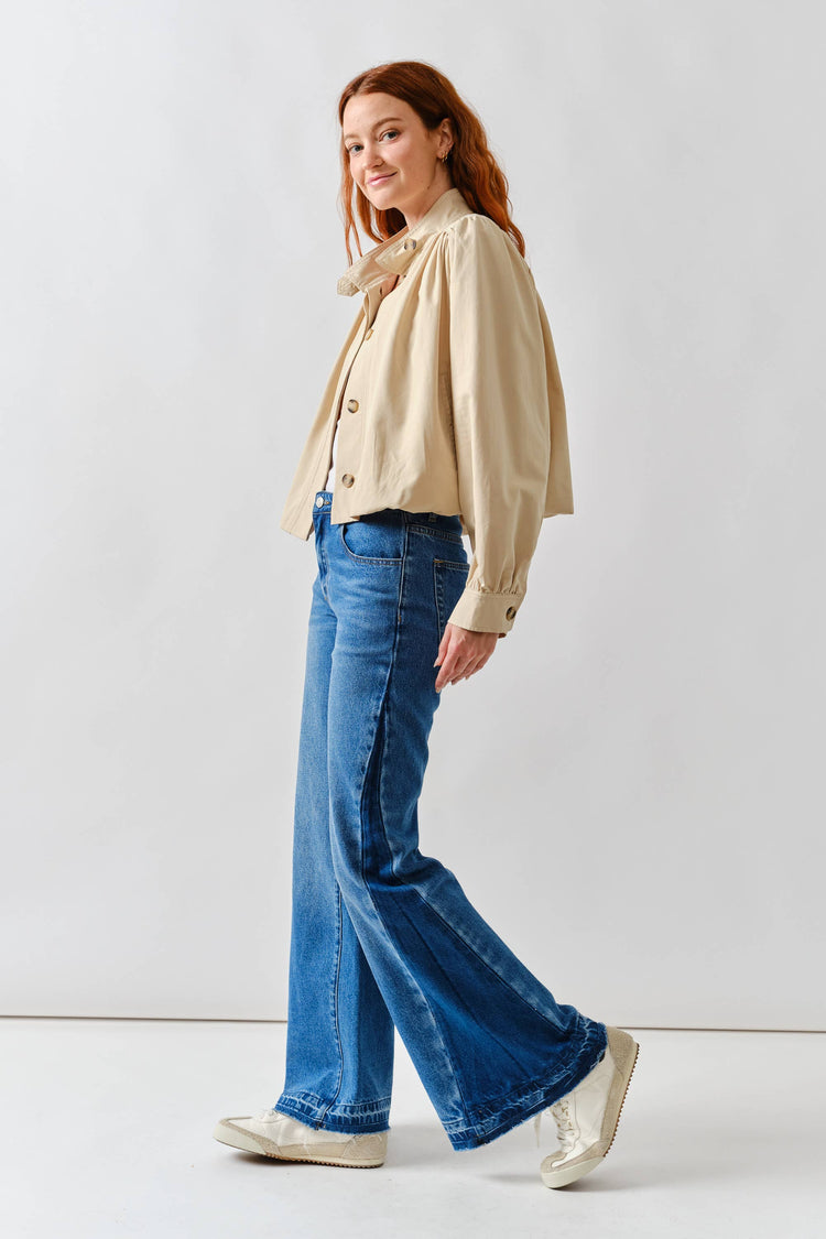 CONTRASTING PANEL SLIM FLARE JEANS