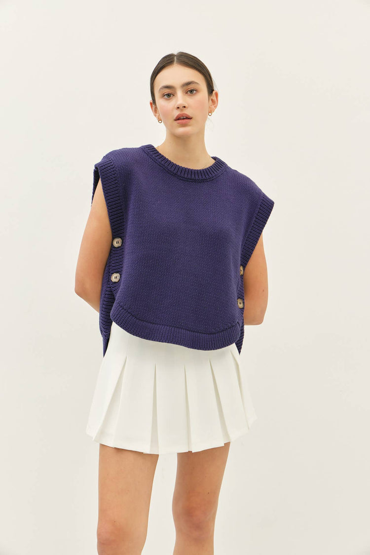 ROUND NECK HI-LO SWEATER VEST WITH SIDE BUTTONS