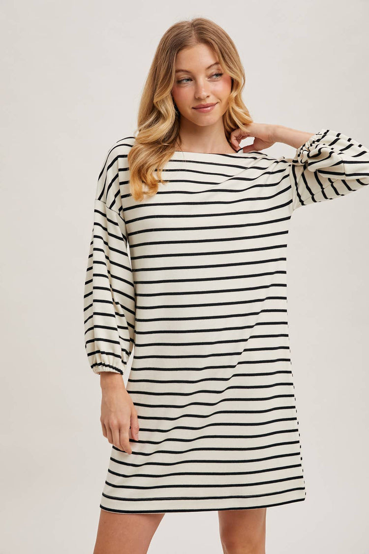 STRIPED 3/4 SLEEVED KNIT DRESS