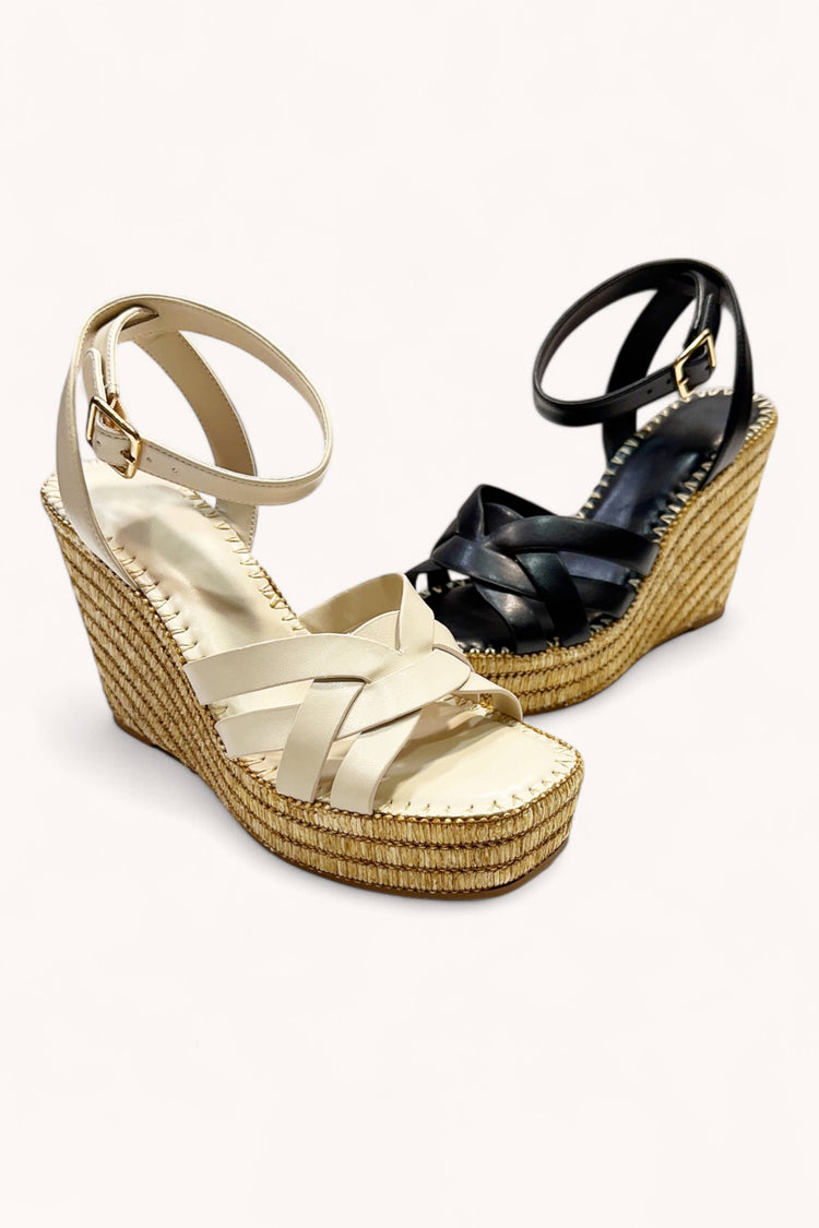 Attire Wedge