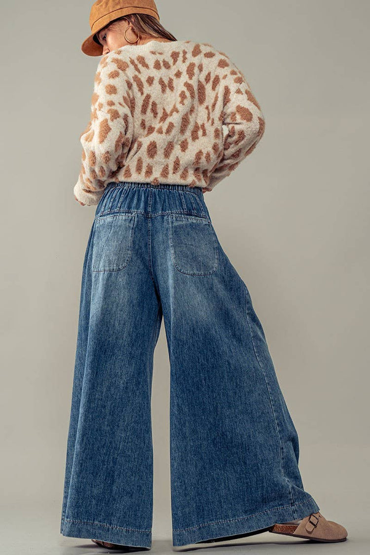 Pleated Wide-Leg Button Closure Pants