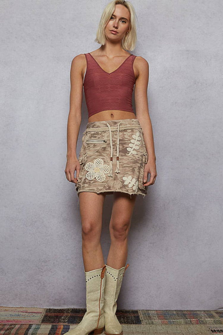 Camo printed exaggerated cargo pockets crochet mini skirt