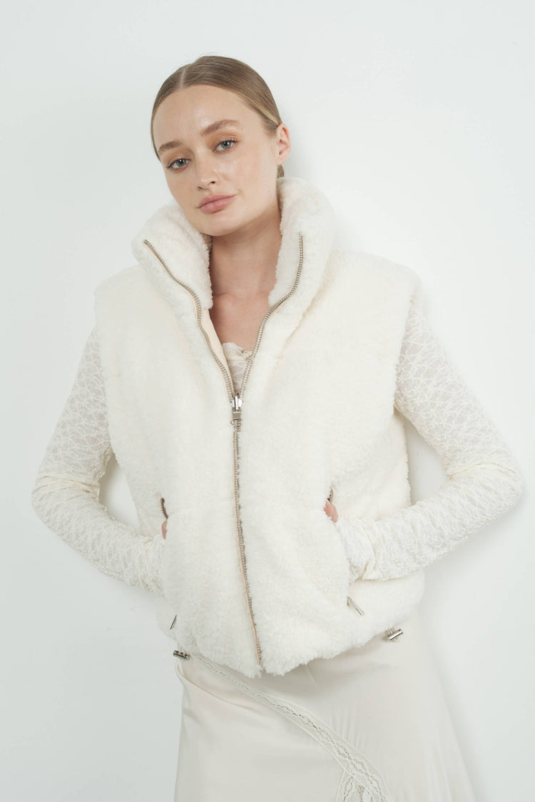 HOLIDAY REVERSIBLE SHERPA COZY VEST