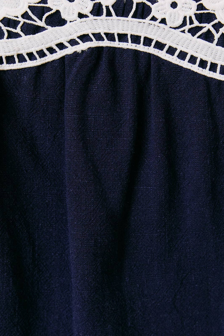LACE DETAIL BACK KEY HOLE SLEEVELESS TOP