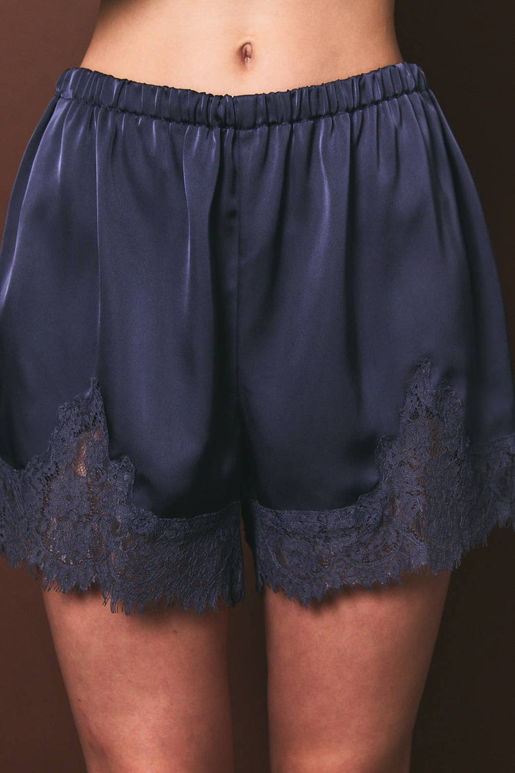 ELASTIC WAIST MID RISE LACE TRIM SHORTS