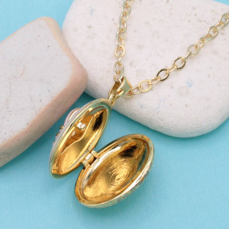 Seaside Memories Gold Shell Locket Necklace