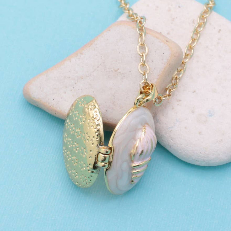 Seaside Memories Gold Shell Locket Necklace