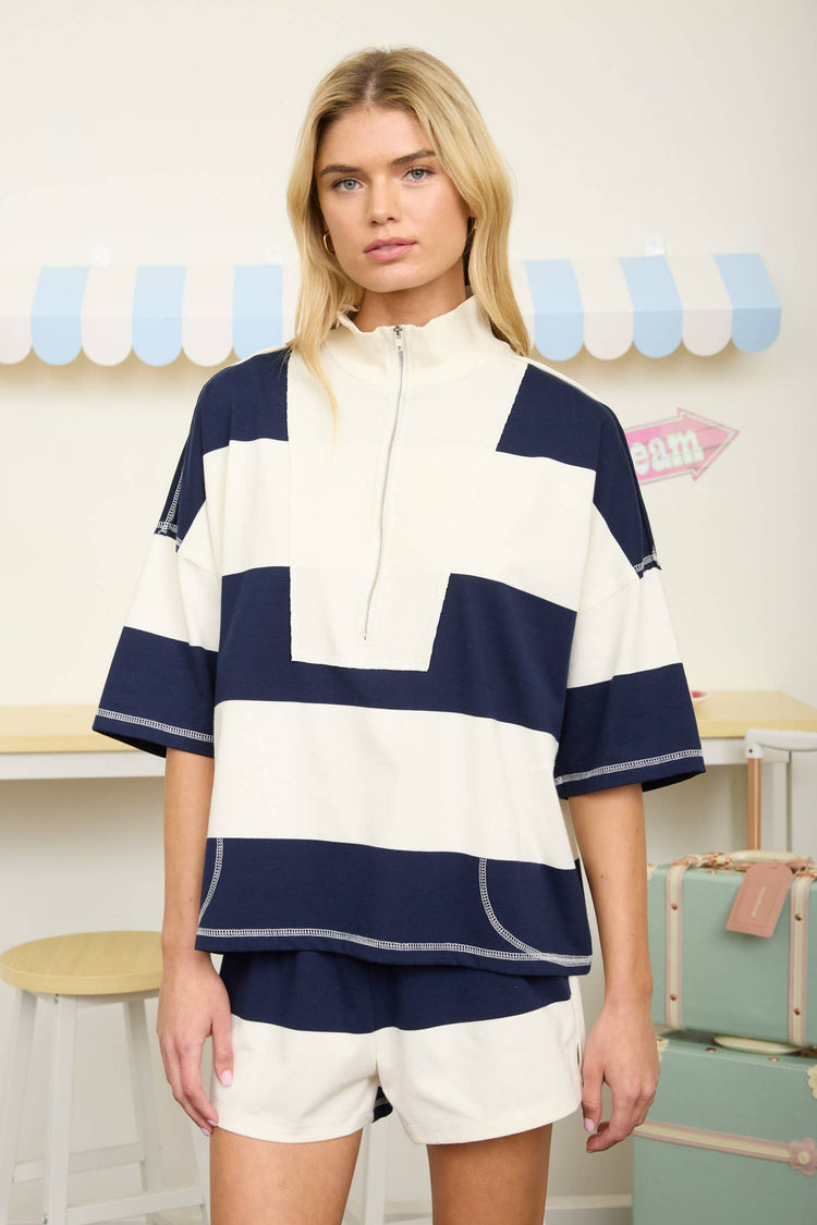 WIDE STRIPE HALF ZIP SHORT SLEEVE KNIT TOP