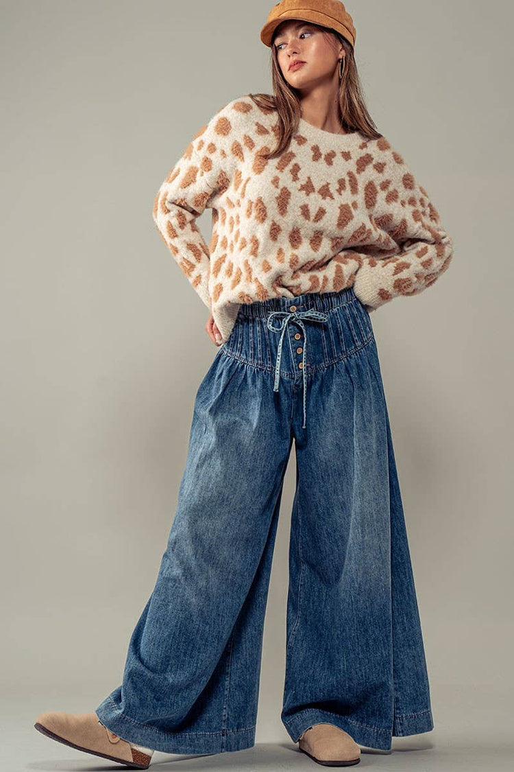 Pleated Wide-Leg Button Closure Pants