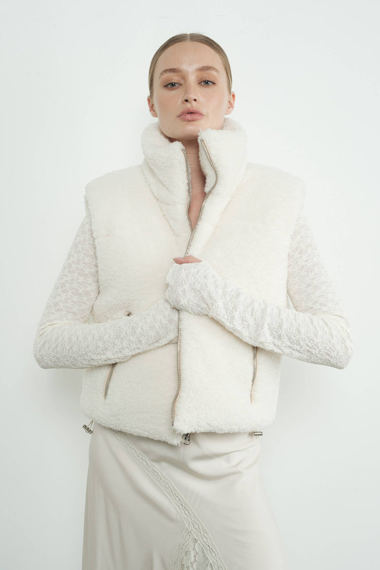 HOLIDAY REVERSIBLE SHERPA COZY VEST