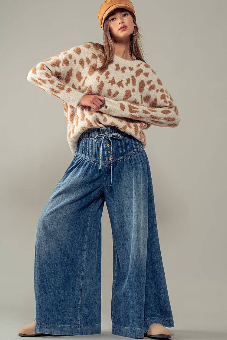 Pleated Wide-Leg Button Closure Pants