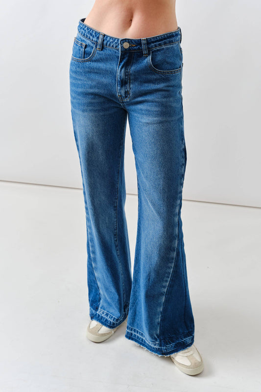 CONTRASTING PANEL SLIM FLARE JEANS