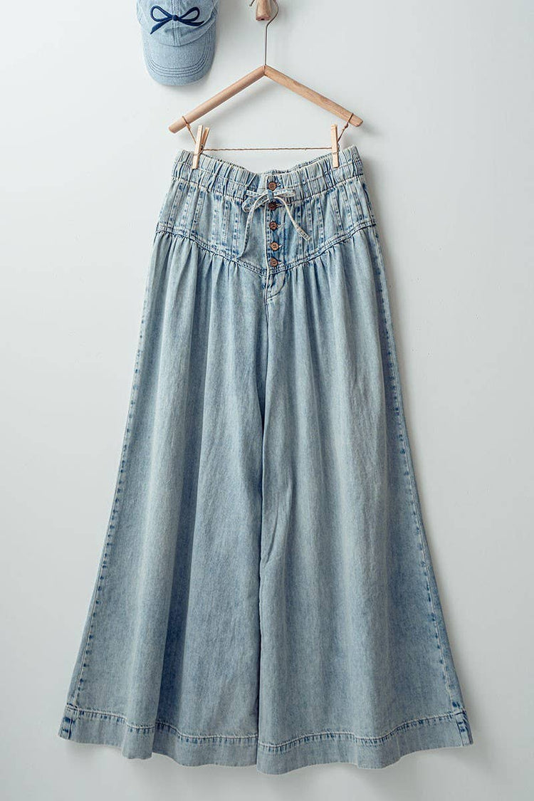 Pleated Wide-Leg Button Closure Pants
