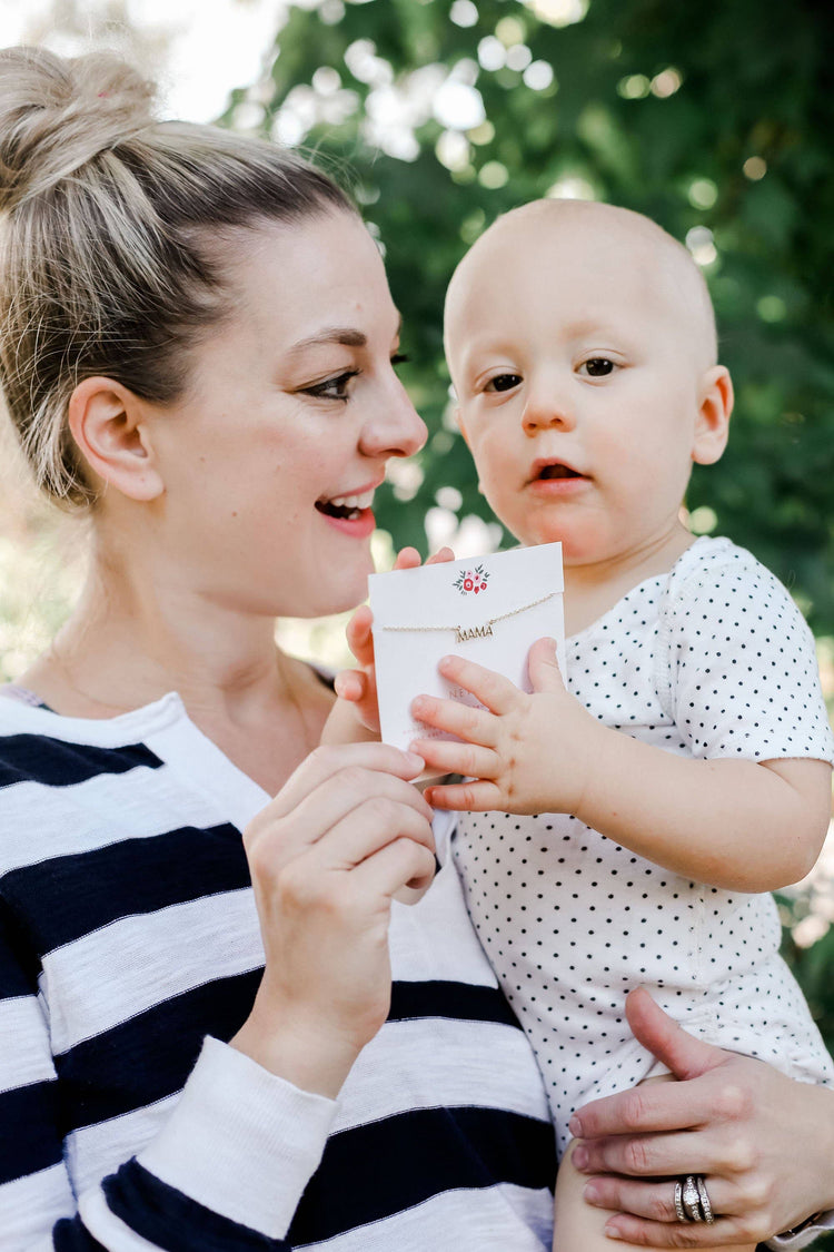 Friend/Family Necklace + Card/env - MAMA (amazing MAMA)