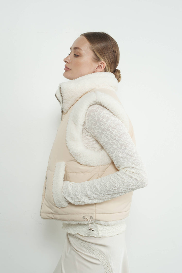 HOLIDAY REVERSIBLE SHERPA COZY VEST