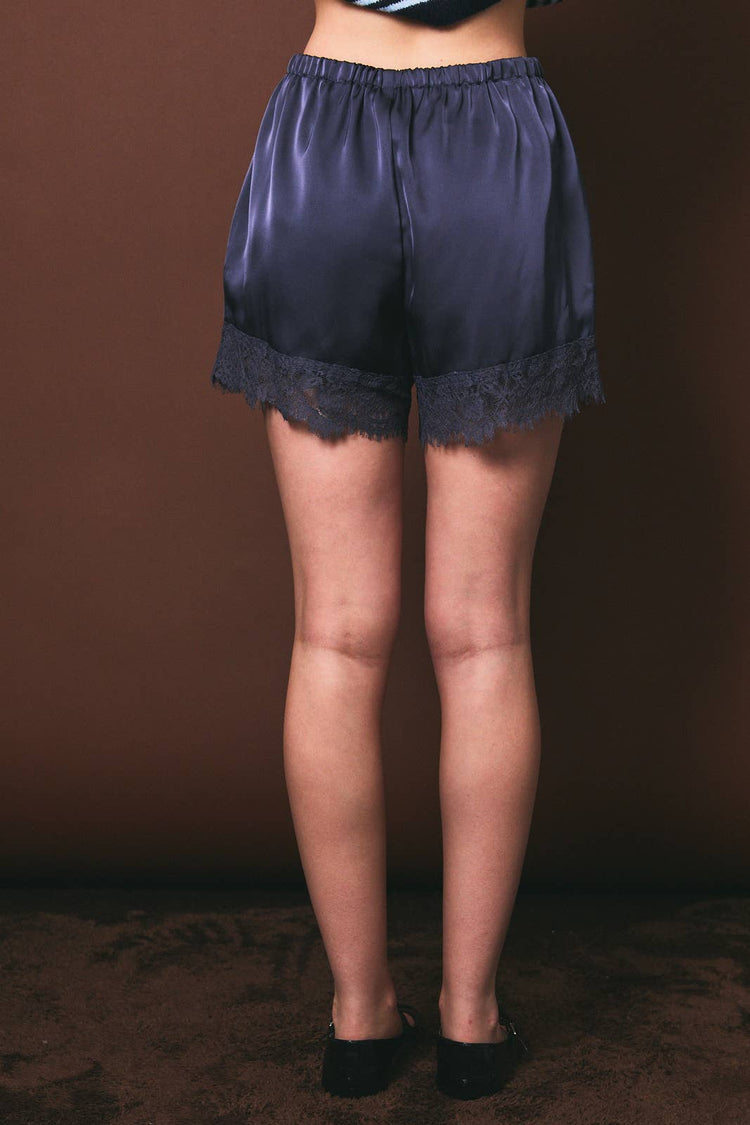 ELASTIC WAIST MID RISE LACE TRIM SHORTS