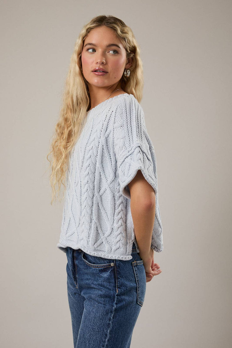 ROUND NECK SHORT SLEEVE KNIT SWEATER TOP